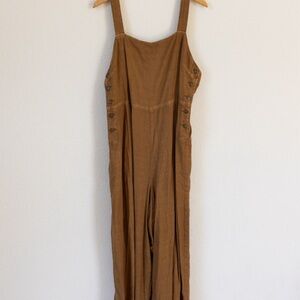 Khaki cropped/wide leg overalls/romper. American Eagle, size 16